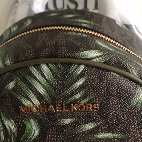❌SOLD❌ MICHAEL KORS PALM LEAF PRINT ABBEY MEDIUM - Picture 4 of 8